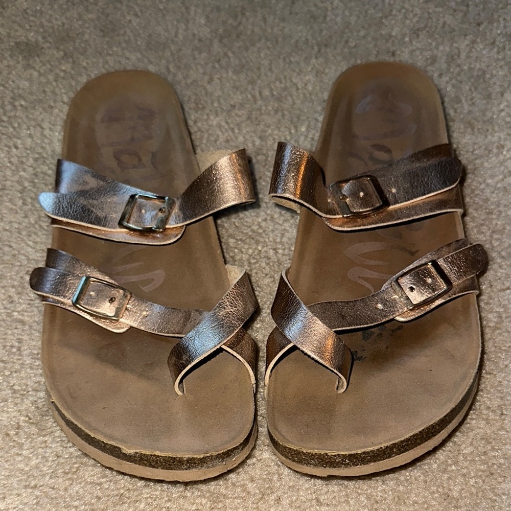 Women's rose gold sandals